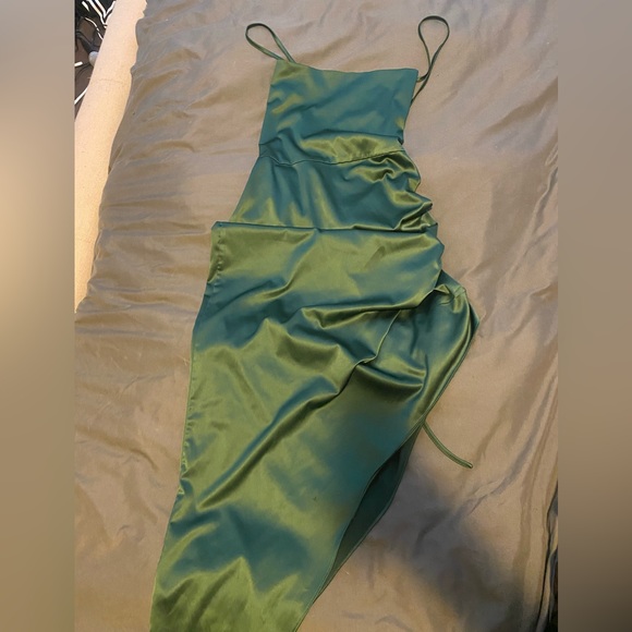 Cowl neck crisscross tied backless ruched split thigh dress - Picture 2 of 4